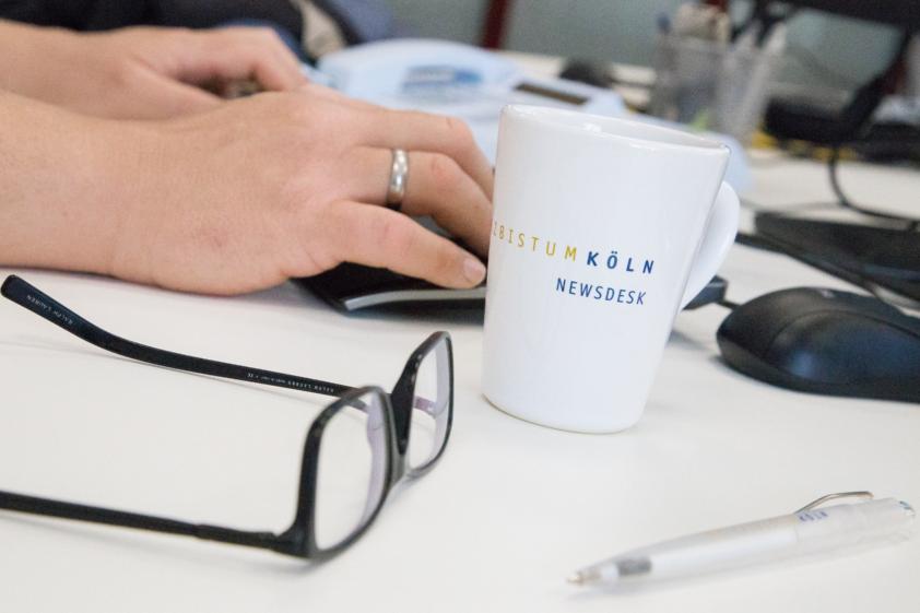 Arbeitsplatz Newdesk_Erzbistum Köln (c)Hirschbeck_Frei mit Nennung Copyright